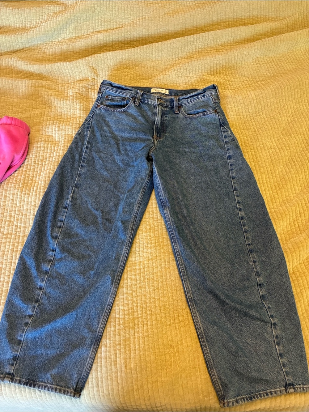 Abercrombie barrell Blue Jeans - Picture 2 of 4